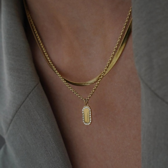 Naetur Gold Pendant Necklace – Romee Strijd Collection - Picture 6 of 7